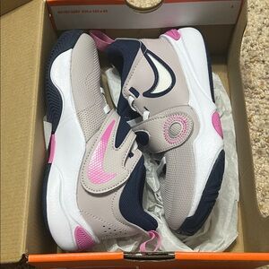 New Hustle D 11 (ps) girls basketball shoes